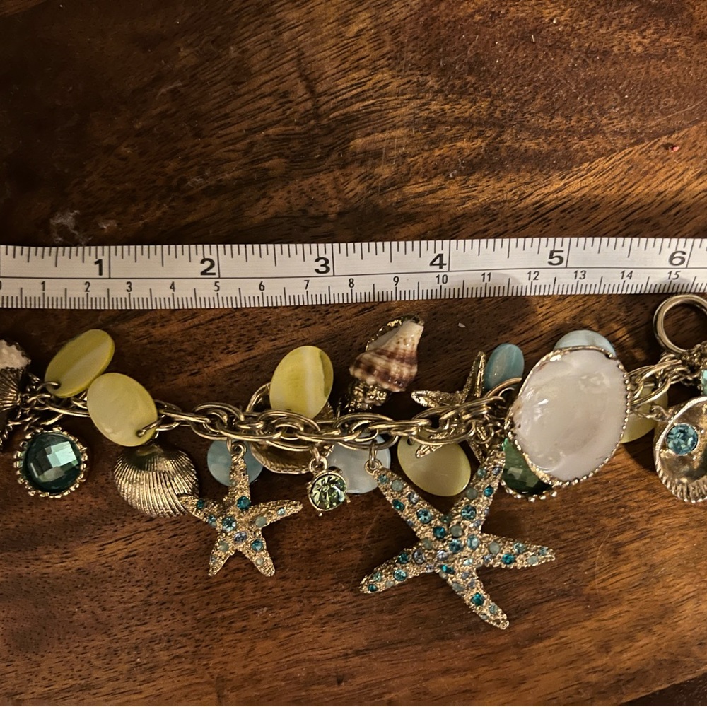 Beautiful beach sea shell bracelet
